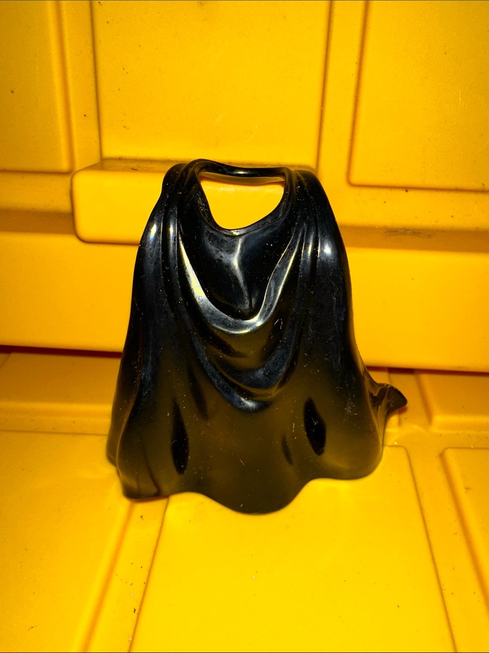 Action figure cape